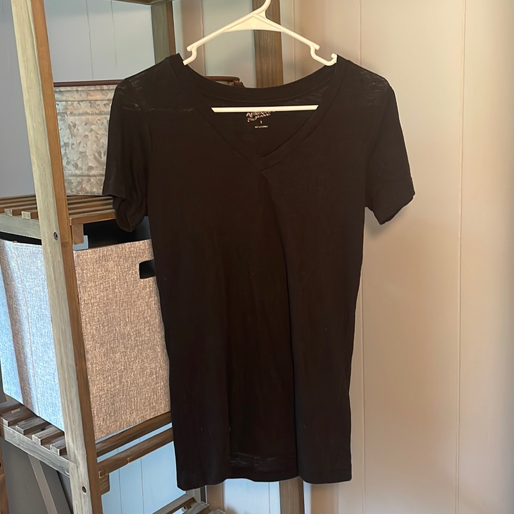 Womens short sleeve tee shirt. Size S